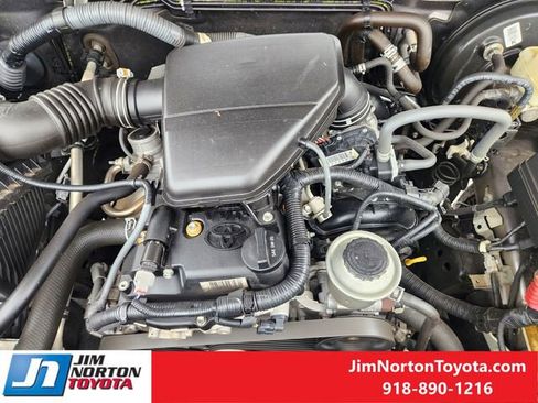 Used 2020 Toyota Tacoma SR5 RWD image 31