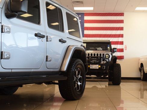 Used 2020 Jeep Wrangler Unlimited Rubicon AWD/4WD image 38