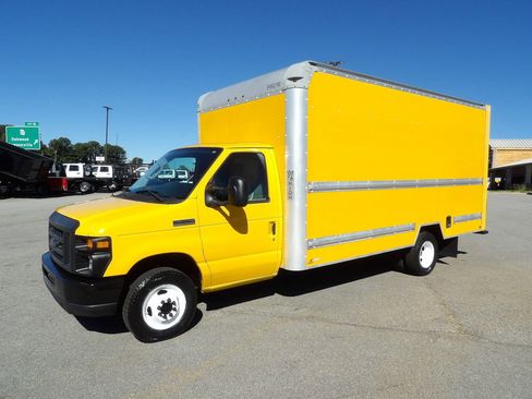 Used 2016 Ford E-350 and Econoline 350 Super Duty image 3