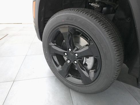 New 2025 Jeep Grand Cherokee L Altitude image 29