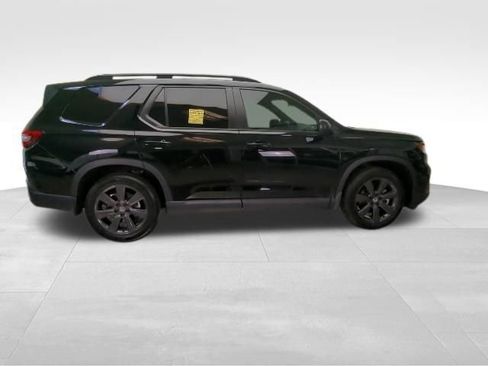 Certified 2025 Honda Pilot Sport image 7