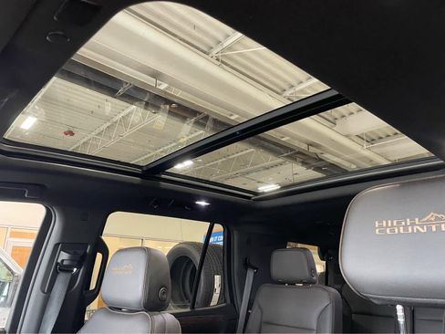 Used 2022 Chevrolet Tahoe High Country image 38