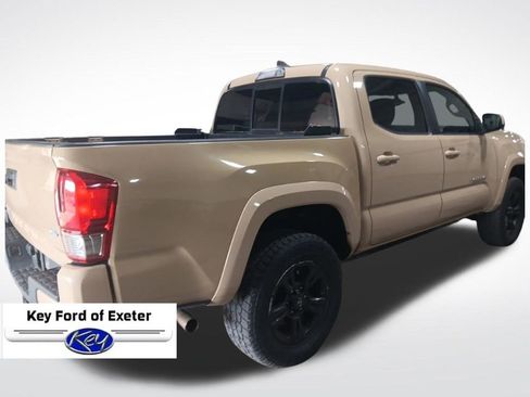 Used 2016 Toyota Tacoma TRD Sport w/ Towing Package AWD/4WD image 10