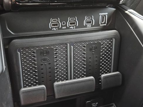 New 2025 RAM 1500 Laramie image 13