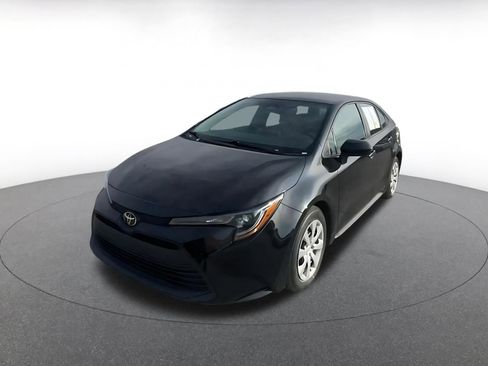 Used 2023 Toyota Corolla LE image 7
