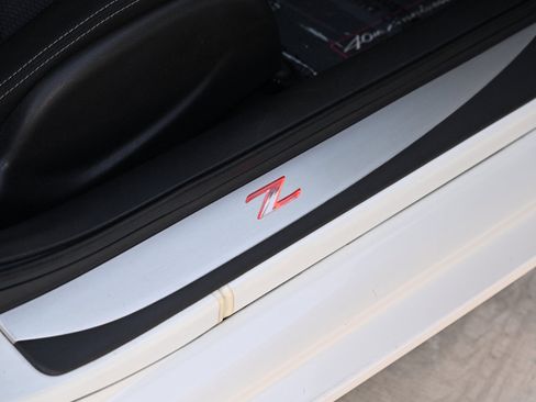 Used 2010 Nissan 370Z Coupe image 20