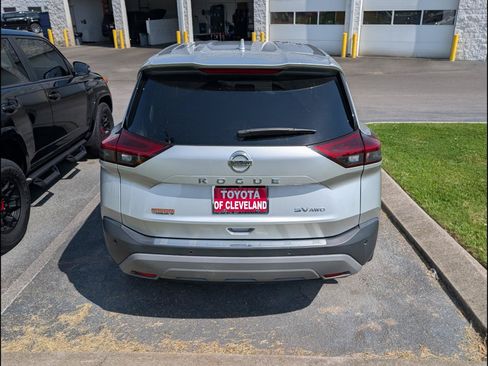Used 2021 Nissan Rogue SV AWD/4WD image 6