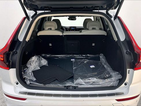 New 2026 Volvo XC60 B5 Ultra w/ Protection Package Premier image 41