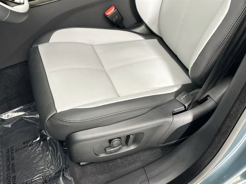 Used 2026 Land Rover Range Rover Velar S image 17