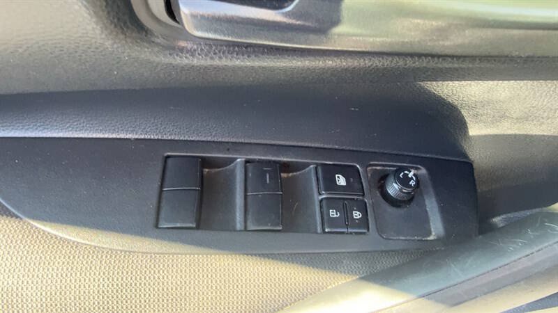 Used 2023 Toyota Corolla LE FWD image 17