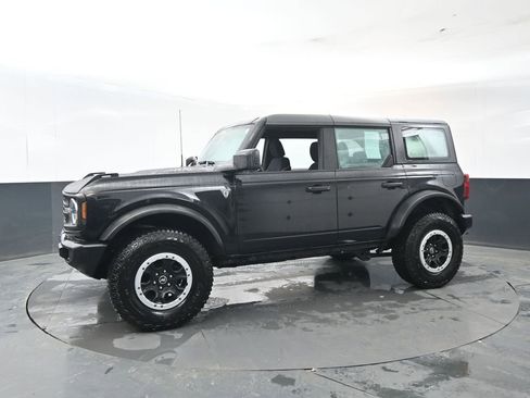 Used 2023 Ford Bronco 4-Door w/ Sasquatch Package image 2