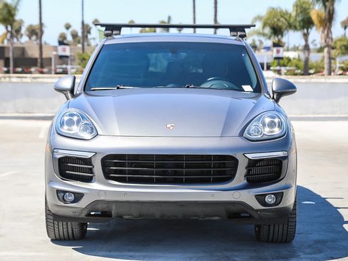 Used 2018 Porsche Cayenne S AWD/4WD image 3