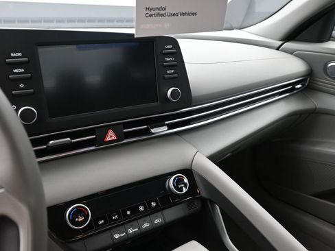 Certified 2025 Hyundai Elantra Sport image 15