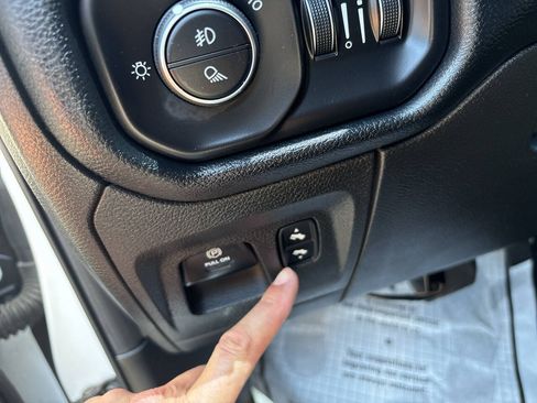 Used 2020 RAM 1500 Laramie AWD/4WD image 20