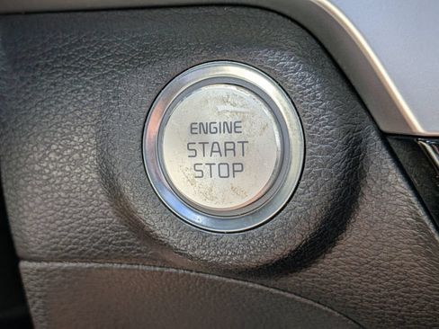 Certified 2023 Kia Telluride EX w/ EX Captain's Chair Package FWD image 34