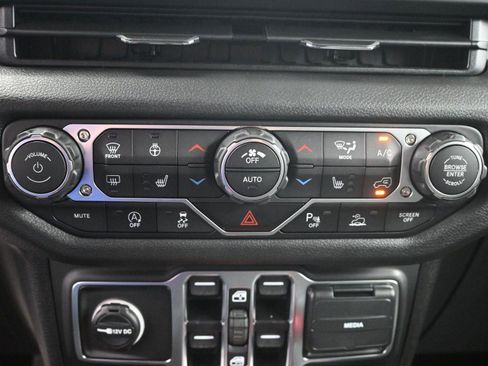 Used 2026 Jeep Wrangler Willys image 25