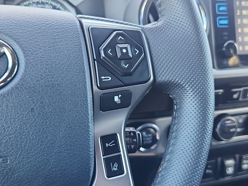 Used 2019 Toyota Tacoma Limited AWD/4WD image 21