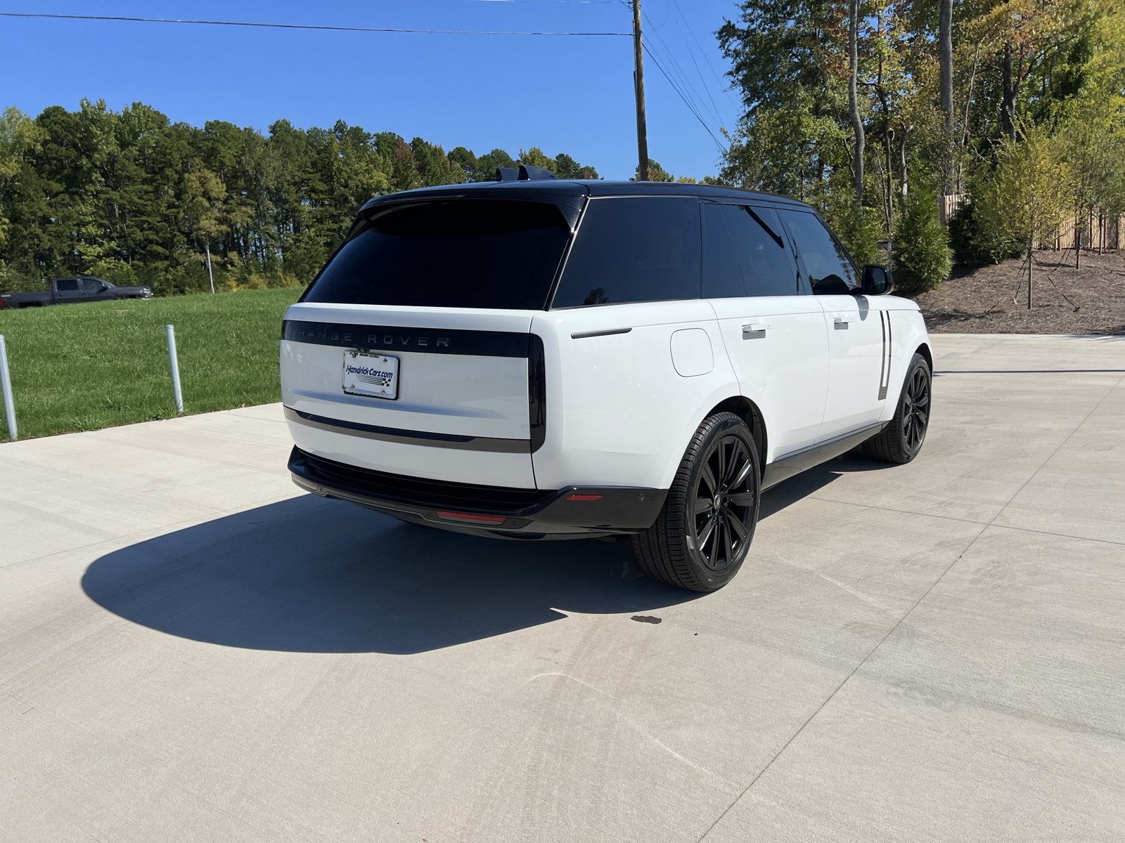 Used 2025 Land Rover Range Rover SE AWD/4WD image 8