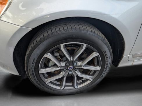 Used 2016 Volvo XC60 T5 Premier image 15
