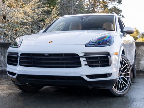 Certified 2023 Porsche Cayenne S image 7