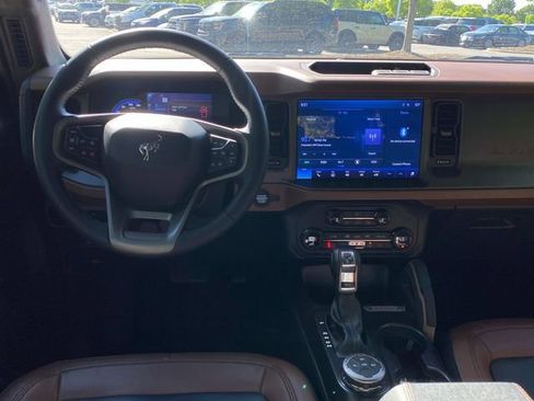 Used 2024 Ford Bronco Outer Banks AWD/4WD image 8