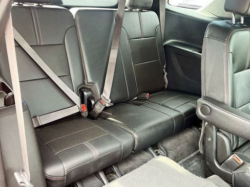 Used 2023 Chevrolet Traverse RS AWD/4WD image 28