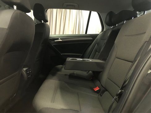 Used 2017 Volkswagen e-Golf SE w/ DC Fast Charging Package image 10