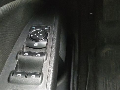 Used 2019 Ford Fusion SE FWD image 27