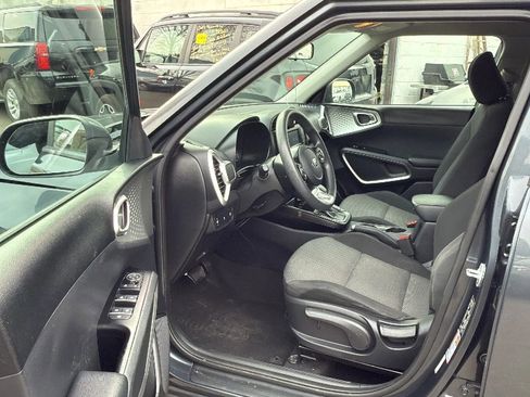Used 2020 Kia Soul LX FWD image 23