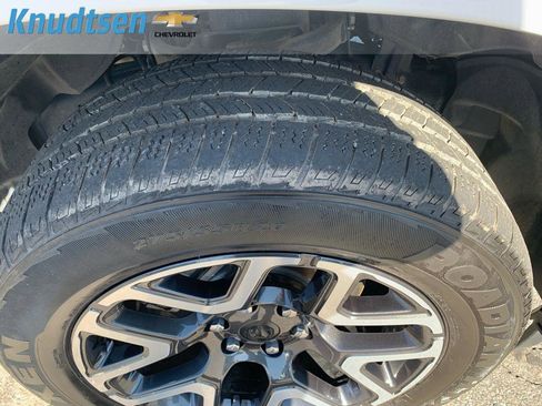 Used 2025 RAM 1500 Laramie image 10