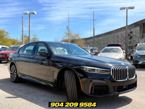 Used 2020 BMW 740i w/ Luxury Rear Seating Package RWD image 6