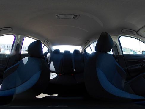 Used 2025 Nissan Versa SV image 40