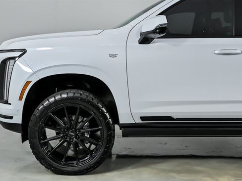 Used 2026 Cadillac Escalade Platinum Sport w/ LPO, ONYX Package AWD/4WD image 7