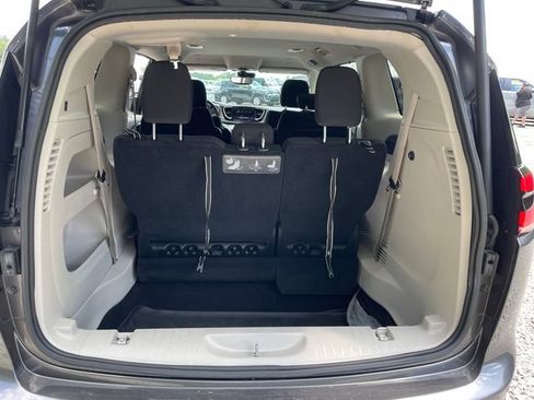 Used 2021 Chrysler Pacifica Touring w/ Cold Weather Group AWD/4WD image 15
