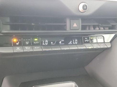 Used 2025 Toyota Crown Signia w/ Advanced Technology Package image 30