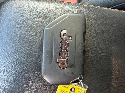 Used 2024 Jeep Wrangler Unlimited Sahara AWD/4WD image 31