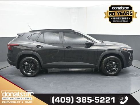 New 2026 Chevrolet Trax LT FWD image 2