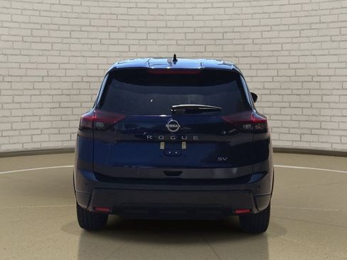 Used 2024 Nissan Rogue SV FWD image 6