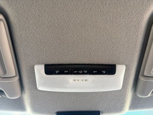 Used 2025 Nissan Kicks Play S FWD image 21