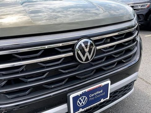 Used 2024 Volkswagen Atlas Peak Edition SE AWD/4WD image 32