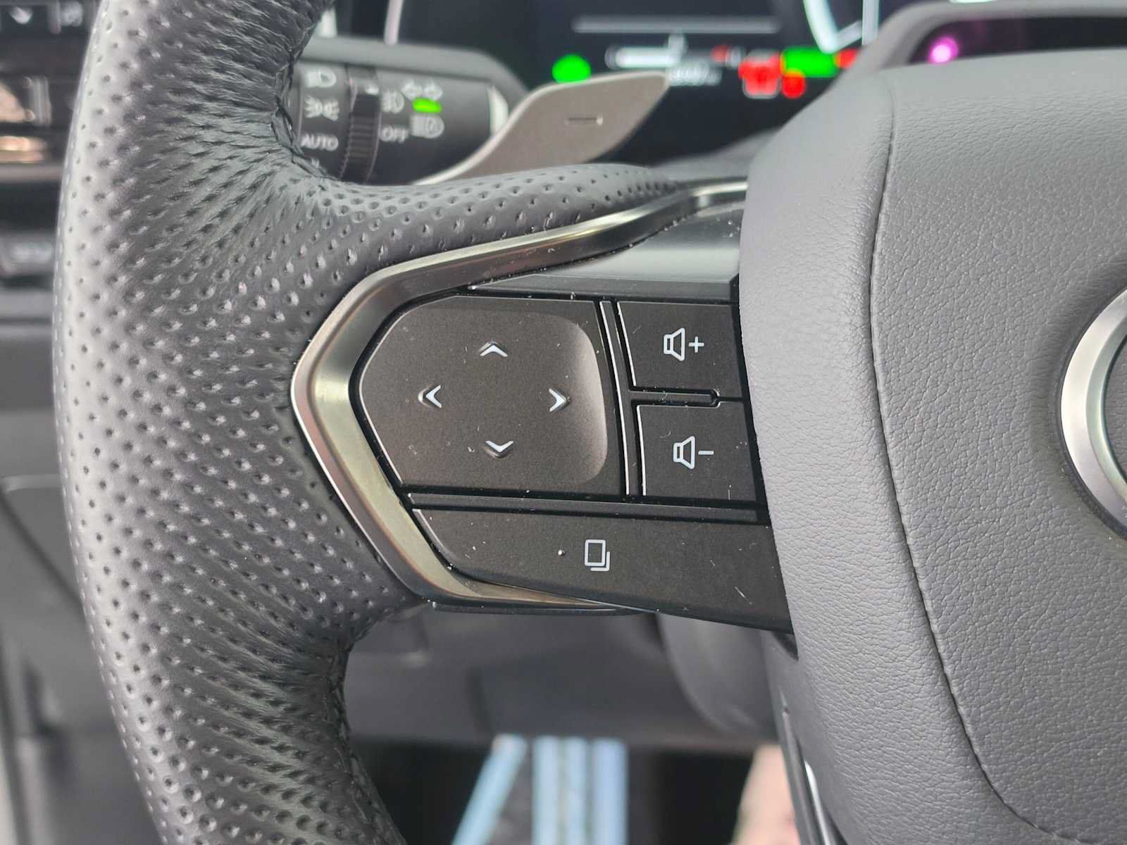 Used 2026 Lexus TX 500h AWD w/ Technology Package image 30