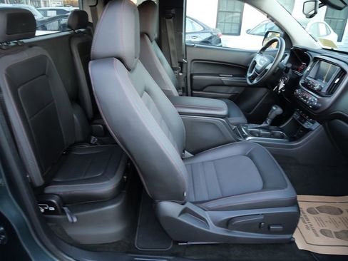 Used 2015 GMC Canyon SLE w/ All-Terrain Package image 24