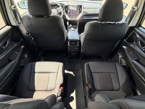Used 2025 Subaru Ascent Premium w/ Premium Package AWD/4WD image 18
