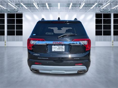 Used 2023 GMC Acadia SLT image 5