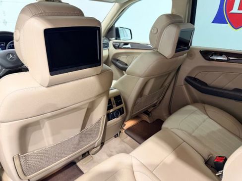 Used 2015 Mercedes-Benz GL 450 4MATIC w/ Appearance Package image 47