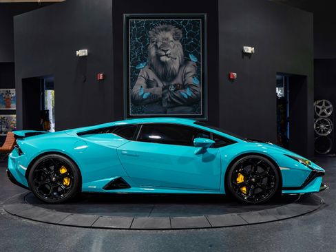 Used 2023 Lamborghini Huracan Tecnica image 10