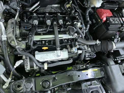 Used 2023 Nissan Versa SR w/ Trunk Package image 30