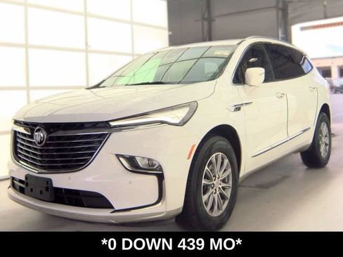Used 2023 Buick Enclave Essence FWD image 1
