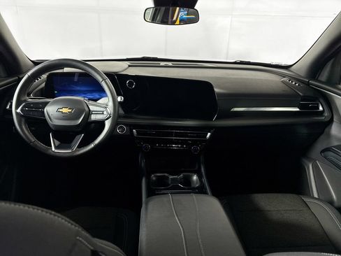 Used 2024 Chevrolet Traverse LT AWD/4WD image 12
