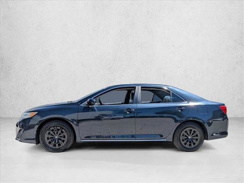 Used 2014 Toyota Camry LE FWD image 9